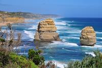 The Great Ocean Walk includes spectacular coastal scenery such as the 12 Apostles. 